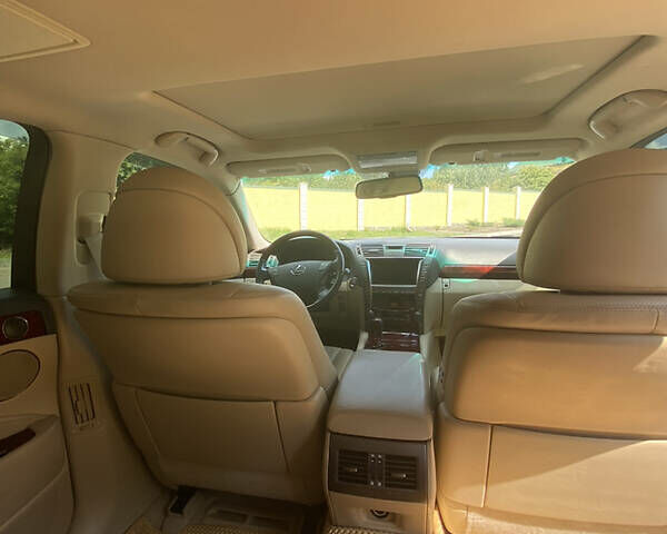 Білий Лексус ЛС, об'ємом двигуна 4.6 л та пробігом 140 тис. км за 14500 $, фото 6 на Automoto.ua