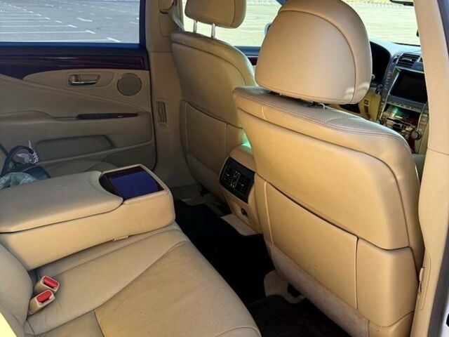 Білий Лексус ЛС, об'ємом двигуна 4.6 л та пробігом 256 тис. км за 11400 $, фото 6 на Automoto.ua