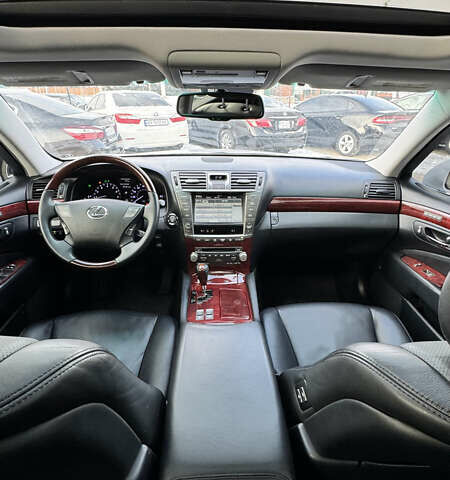 Белый Лексус ЛС, объемом двигателя 4.6 л и пробегом 71 тыс. км за 20600 $, фото 13 на Automoto.ua