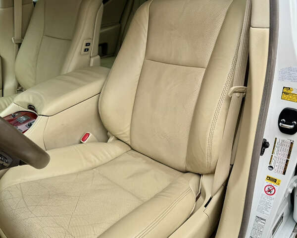 Білий Лексус ЛС, об'ємом двигуна 4.6 л та пробігом 241 тис. км за 14500 $, фото 18 на Automoto.ua