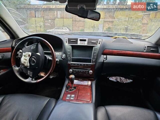 Білий Лексус ЛС, об'ємом двигуна 4.6 л та пробігом 150 тис. км за 4900 $, фото 24 на Automoto.ua