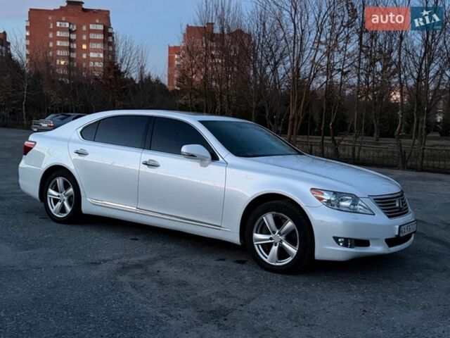 Белый Лексус ЛС, объемом двигателя 4.61 л и пробегом 185 тыс. км за 15000 $, фото 2 на Automoto.ua