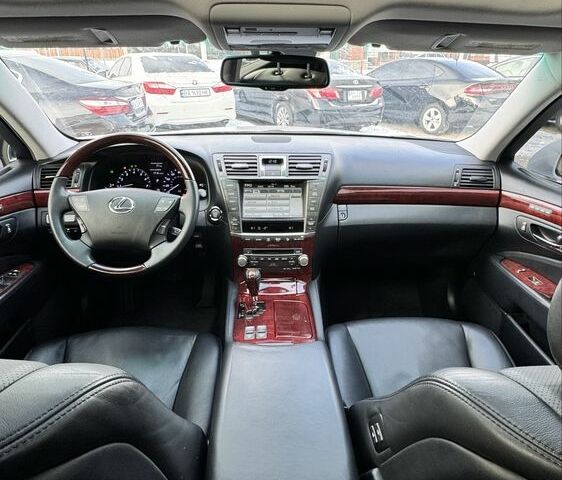 Белый Лексус ЛС, объемом двигателя 4.6 л и пробегом 71 тыс. км за 20600 $, фото 19 на Automoto.ua