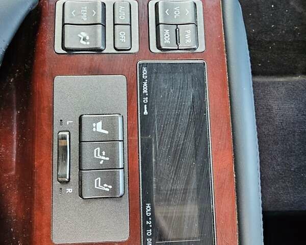 Білий Лексус ЛС, об'ємом двигуна 4.6 л та пробігом 150 тис. км за 4900 $, фото 25 на Automoto.ua