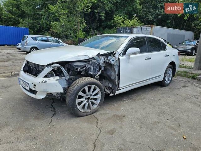 Білий Лексус ЛС, об'ємом двигуна 4.6 л та пробігом 150 тис. км за 4900 $, фото 4 на Automoto.ua