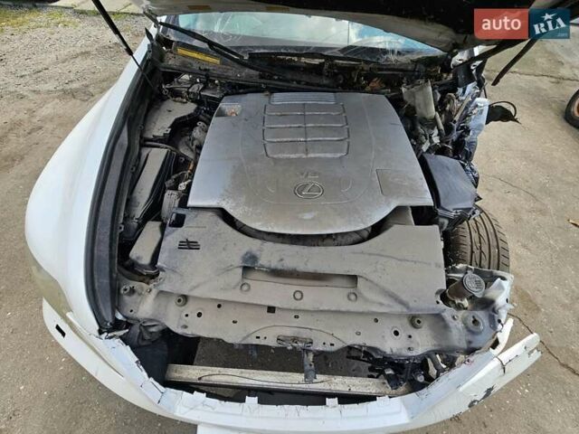 Белый Лексус ЛС, объемом двигателя 4.6 л и пробегом 150 тыс. км за 3900 $, фото 6 на Automoto.ua