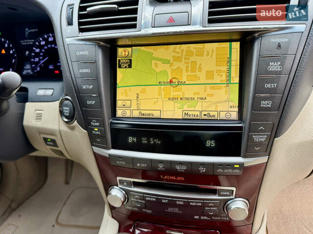 Білий Лексус ЛС, об'ємом двигуна 4.6 л та пробігом 241 тис. км за 14500 $, фото 5 на Automoto.ua