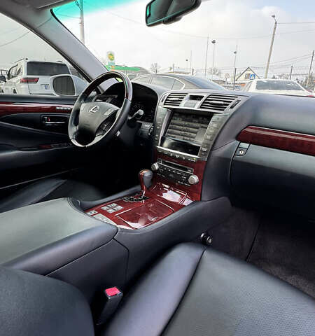 Белый Лексус ЛС, объемом двигателя 4.6 л и пробегом 71 тыс. км за 20600 $, фото 17 на Automoto.ua