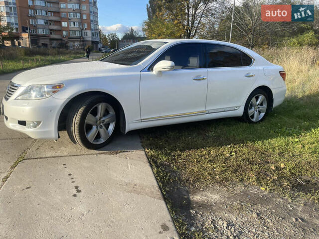 Лексус ЛС 2010 у Києві на Automoto.ua Білий Лексус ЛС, об'ємом двигуна 4.61 л та пробігом 191 тис. км за 13600 $, фото 1 на Automoto.ua