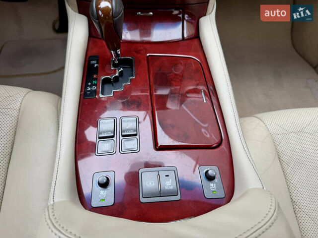 Білий Лексус ЛС, об'ємом двигуна 4.6 л та пробігом 241 тис. км за 14500 $, фото 11 на Automoto.ua