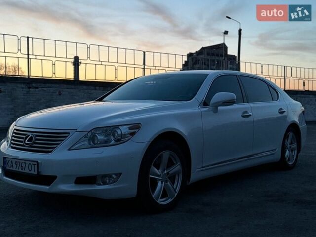 Белый Лексус ЛС, объемом двигателя 4.61 л и пробегом 185 тыс. км за 15000 $, фото 1 на Automoto.ua