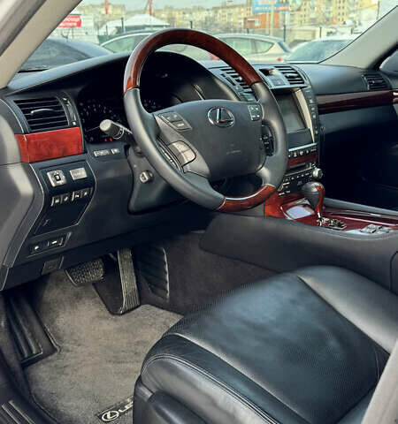 Белый Лексус ЛС, объемом двигателя 4.6 л и пробегом 71 тыс. км за 20600 $, фото 11 на Automoto.ua
