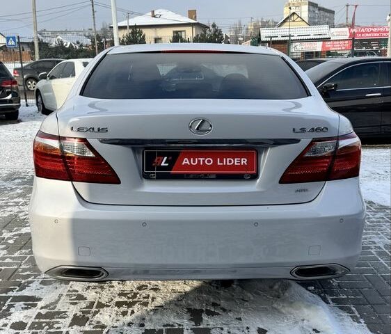 Белый Лексус ЛС, объемом двигателя 4.6 л и пробегом 71 тыс. км за 20600 $, фото 4 на Automoto.ua