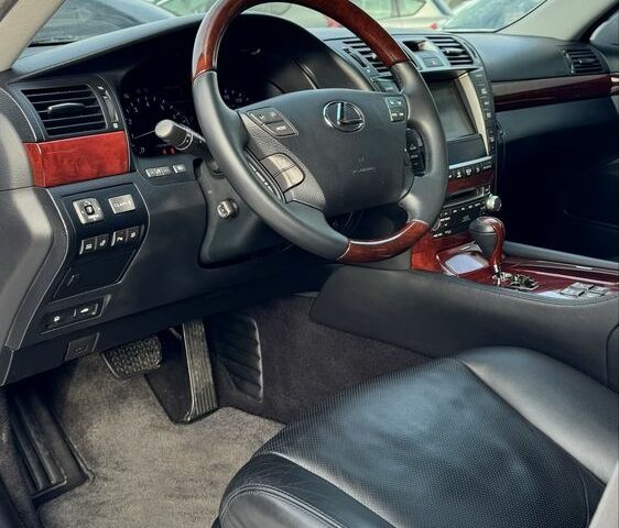 Белый Лексус ЛС, объемом двигателя 4.6 л и пробегом 71 тыс. км за 20600 $, фото 10 на Automoto.ua