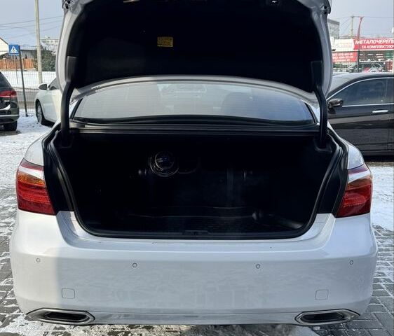 Белый Лексус ЛС, объемом двигателя 4.6 л и пробегом 71 тыс. км за 20600 $, фото 5 на Automoto.ua