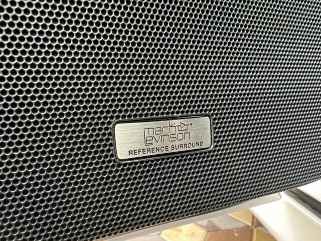 Білий Лексус ЛС, об'ємом двигуна 4.6 л та пробігом 71 тис. км за 19900 $, фото 18 на Automoto.ua