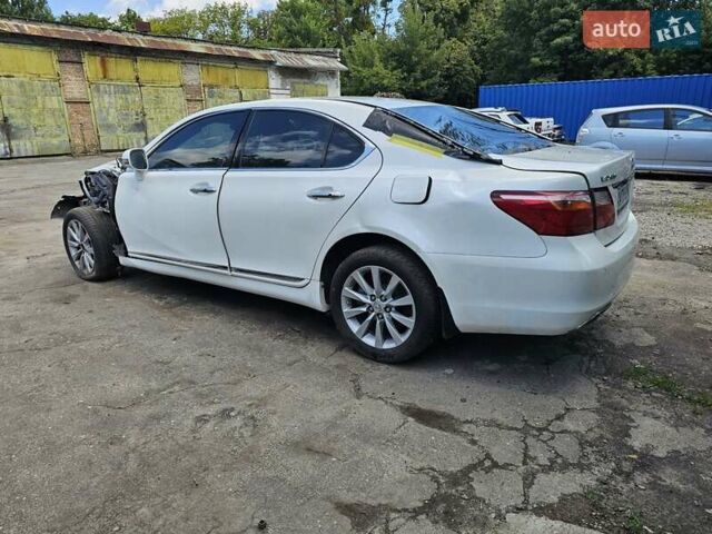 Білий Лексус ЛС, об'ємом двигуна 4.6 л та пробігом 150 тис. км за 4900 $, фото 6 на Automoto.ua