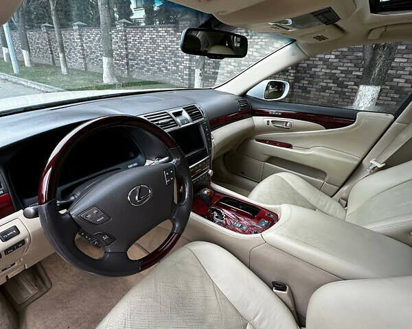 Белый Лексус ЛС, объемом двигателя 4.61 л и пробегом 173 тыс. км за 12999 $, фото 29 на Automoto.ua