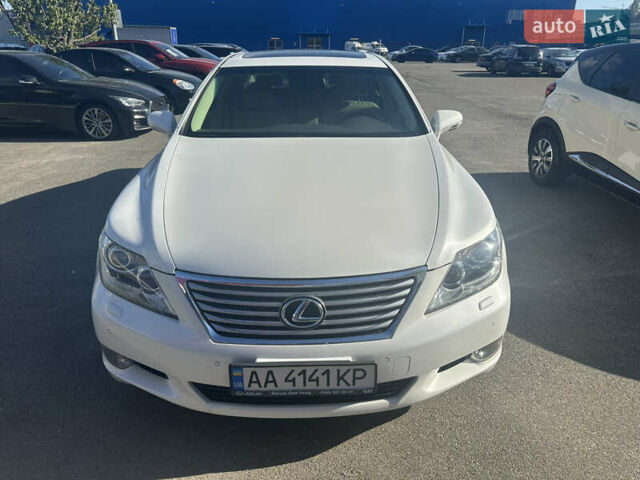 Белый Лексус ЛС, объемом двигателя 4.61 л и пробегом 173 тыс. км за 16500 $, фото 3 на Automoto.ua