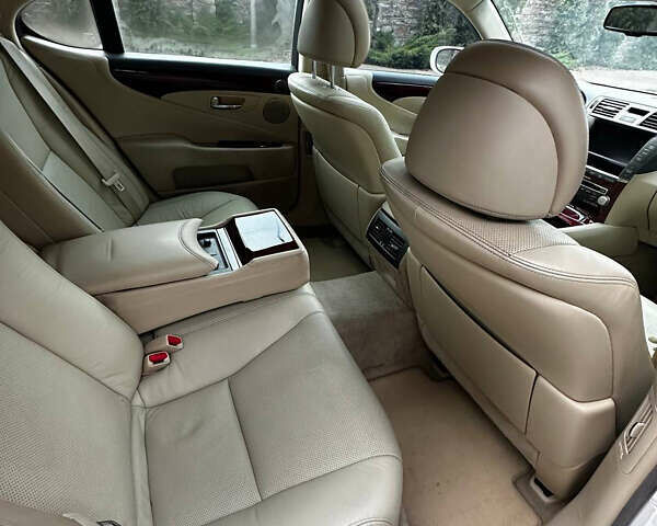 Белый Лексус ЛС, объемом двигателя 4.61 л и пробегом 173 тыс. км за 12999 $, фото 25 на Automoto.ua