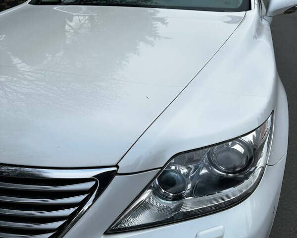 Белый Лексус ЛС, объемом двигателя 4.61 л и пробегом 173 тыс. км за 12999 $, фото 21 на Automoto.ua