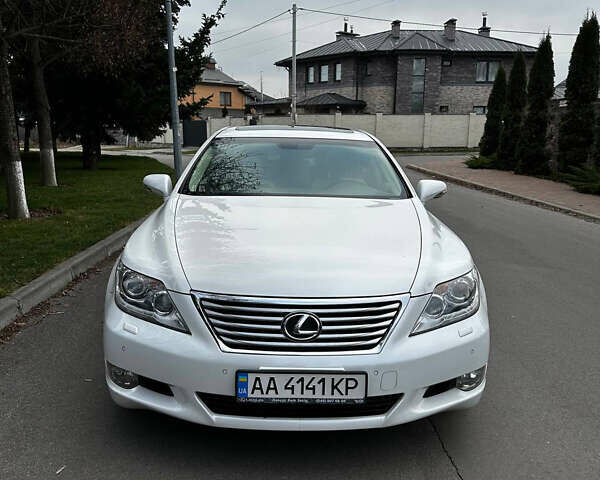 Белый Лексус ЛС, объемом двигателя 4.61 л и пробегом 173 тыс. км за 12999 $, фото 13 на Automoto.ua