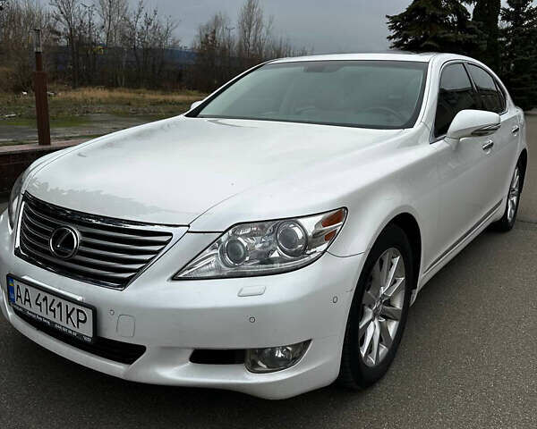 Білий Лексус ЛС, об'ємом двигуна 4.61 л та пробігом 173 тис. км за 13999 $, фото 15 на Automoto.ua