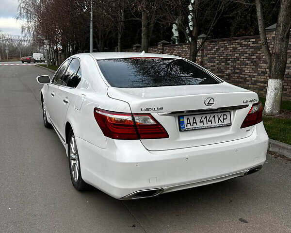 Белый Лексус ЛС, объемом двигателя 4.61 л и пробегом 173 тыс. км за 12999 $, фото 5 на Automoto.ua
