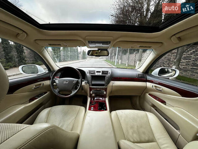 Белый Лексус ЛС, объемом двигателя 4.61 л и пробегом 173 тыс. км за 12999 $, фото 28 на Automoto.ua