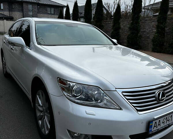 Белый Лексус ЛС, объемом двигателя 4.61 л и пробегом 173 тыс. км за 12999 $, фото 15 на Automoto.ua