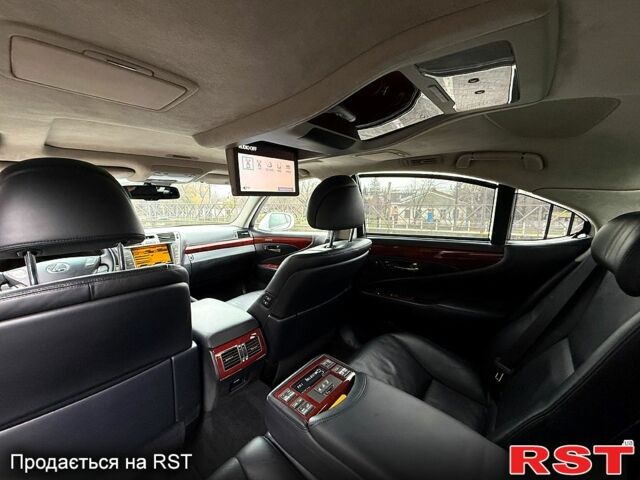 Белый Лексус ЛС, объемом двигателя 4.6 л и пробегом 141 тыс. км за 16500 $, фото 8 на Automoto.ua