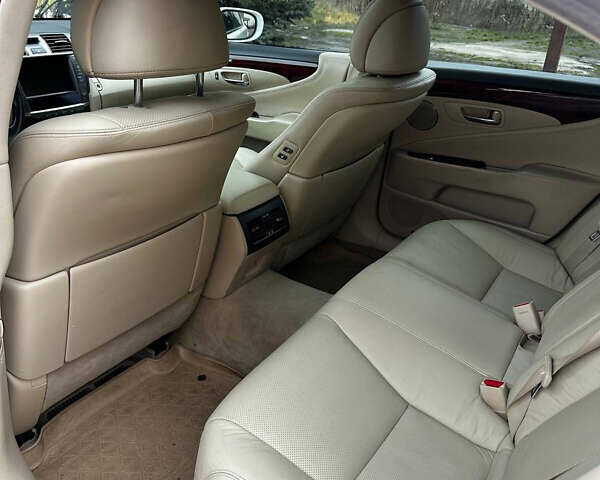 Білий Лексус ЛС, об'ємом двигуна 4.61 л та пробігом 173 тис. км за 13999 $, фото 23 на Automoto.ua