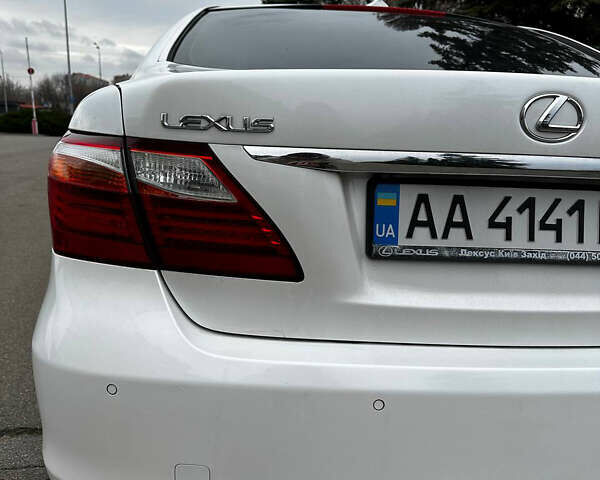 Білий Лексус ЛС, об'ємом двигуна 4.61 л та пробігом 173 тис. км за 13999 $, фото 5 на Automoto.ua