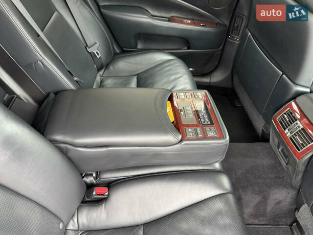 Белый Лексус ЛС, объемом двигателя 4.6 л и пробегом 142 тыс. км за 15900 $, фото 9 на Automoto.ua