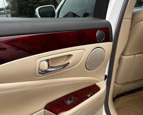 Білий Лексус ЛС, об'ємом двигуна 4.61 л та пробігом 173 тис. км за 13999 $, фото 25 на Automoto.ua