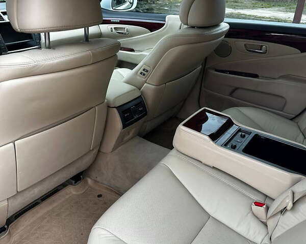 Білий Лексус ЛС, об'ємом двигуна 4.61 л та пробігом 173 тис. км за 13999 $, фото 28 на Automoto.ua