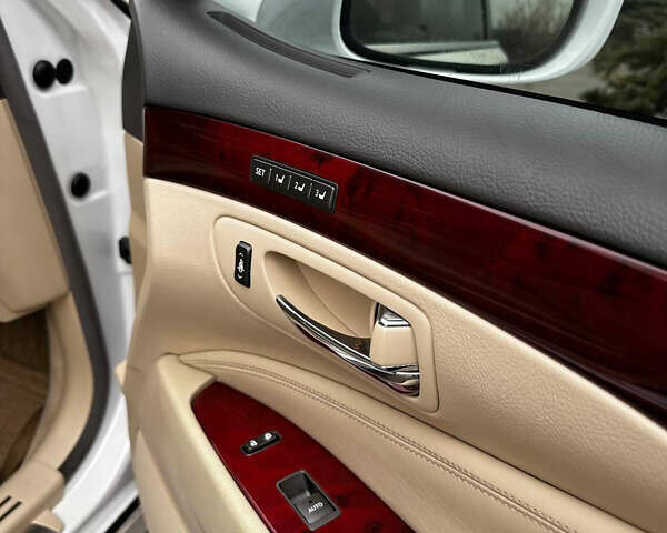 Білий Лексус ЛС, об'ємом двигуна 4.61 л та пробігом 173 тис. км за 13999 $, фото 21 на Automoto.ua