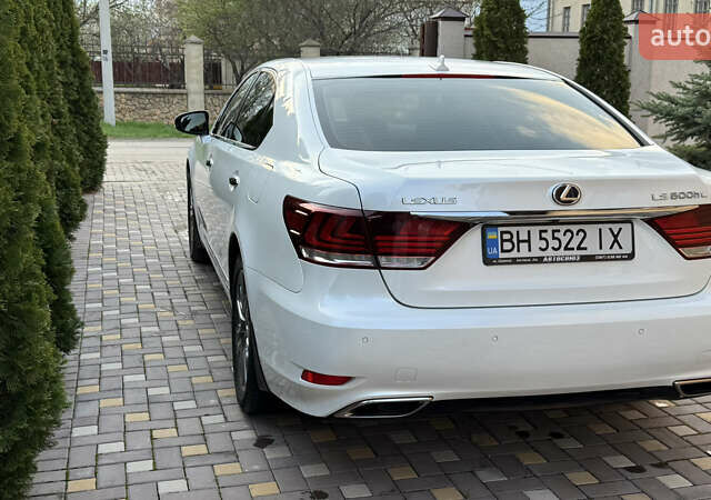 Белый Лексус ЛС, объемом двигателя 4.97 л и пробегом 203 тыс. км за 28700 $, фото 2 на Automoto.ua