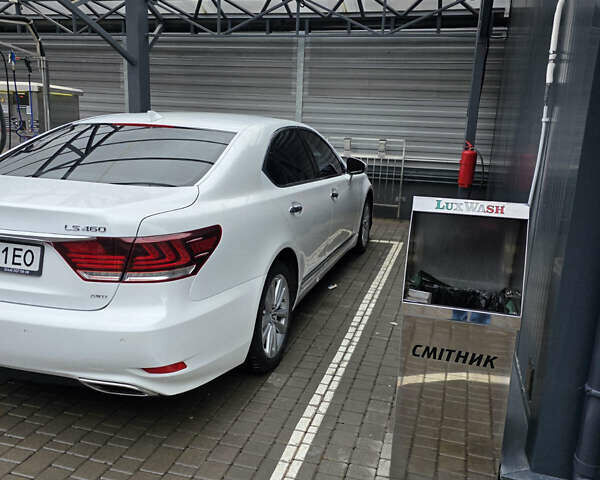 Белый Лексус ЛС, объемом двигателя 4.6 л и пробегом 111 тыс. км за 28000 $, фото 2 на Automoto.ua