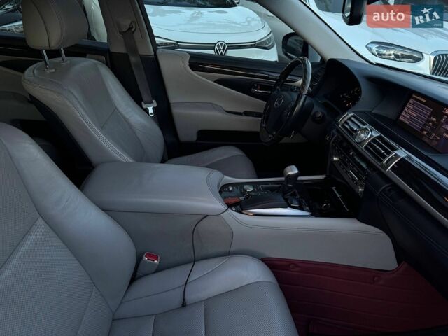 Белый Лексус ЛС, объемом двигателя 4.61 л и пробегом 135 тыс. км за 22500 $, фото 18 на Automoto.ua