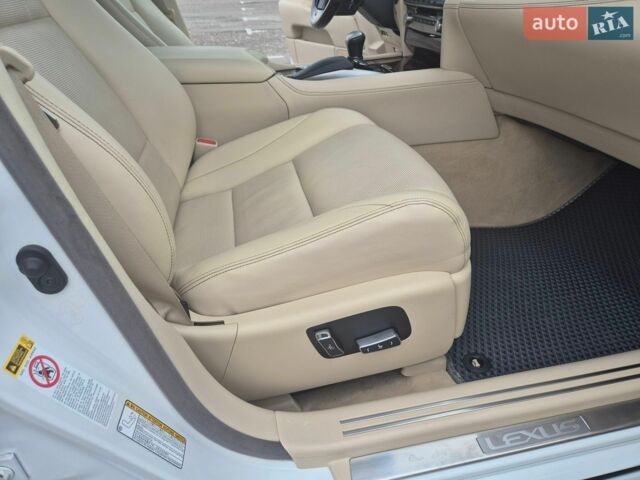 Білий Лексус ЛС, об'ємом двигуна 4.61 л та пробігом 133 тис. км за 27500 $, фото 25 на Automoto.ua