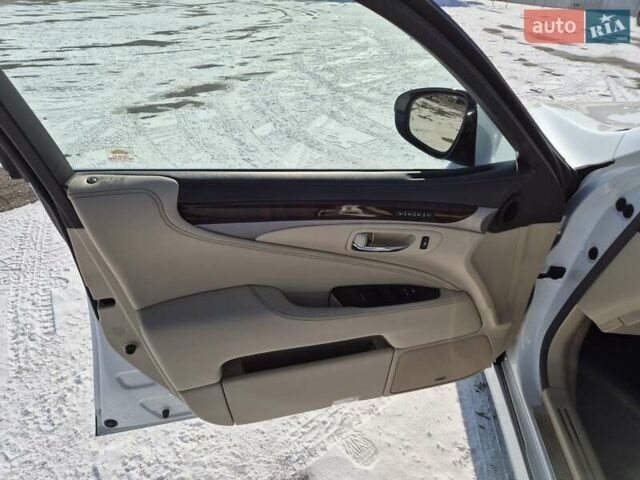 Белый Лексус ЛС, объемом двигателя 4.61 л и пробегом 132 тыс. км за 29999 $, фото 26 на Automoto.ua