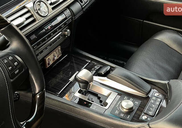 Белый Лексус ЛС, объемом двигателя 4.97 л и пробегом 203 тыс. км за 28700 $, фото 9 на Automoto.ua