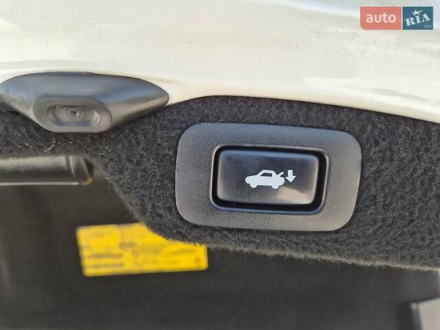 Белый Лексус ЛС, объемом двигателя 4.61 л и пробегом 132 тыс. км за 29999 $, фото 20 на Automoto.ua