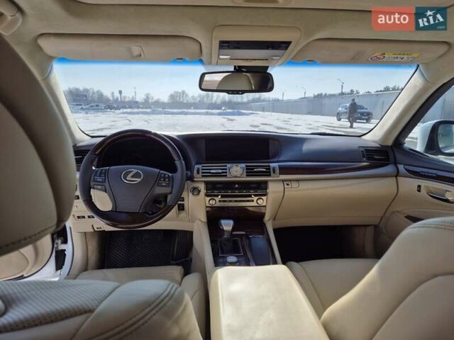 Белый Лексус ЛС, объемом двигателя 4.61 л и пробегом 132 тыс. км за 29999 $, фото 29 на Automoto.ua