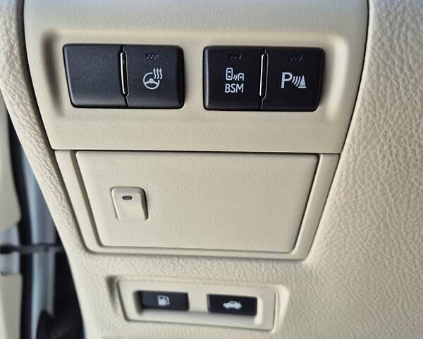 Белый Лексус ЛС, объемом двигателя 4.61 л и пробегом 132 тыс. км за 29999 $, фото 32 на Automoto.ua