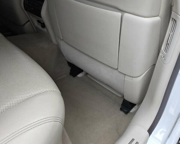 Белый Лексус ЛС, объемом двигателя 4.6 л и пробегом 111 тыс. км за 28000 $, фото 12 на Automoto.ua