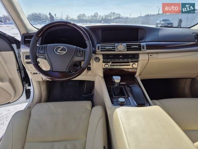 Белый Лексус ЛС, объемом двигателя 4.61 л и пробегом 132 тыс. км за 29999 $, фото 30 на Automoto.ua