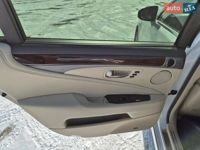 Белый Лексус ЛС, объемом двигателя 4.61 л и пробегом 132 тыс. км за 29999 $, фото 23 на Automoto.ua