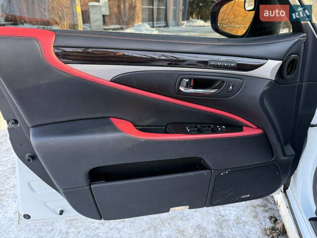 Білий Лексус ЛС, об'ємом двигуна 4.6 л та пробігом 72 тис. км за 25940 $, фото 17 на Automoto.ua